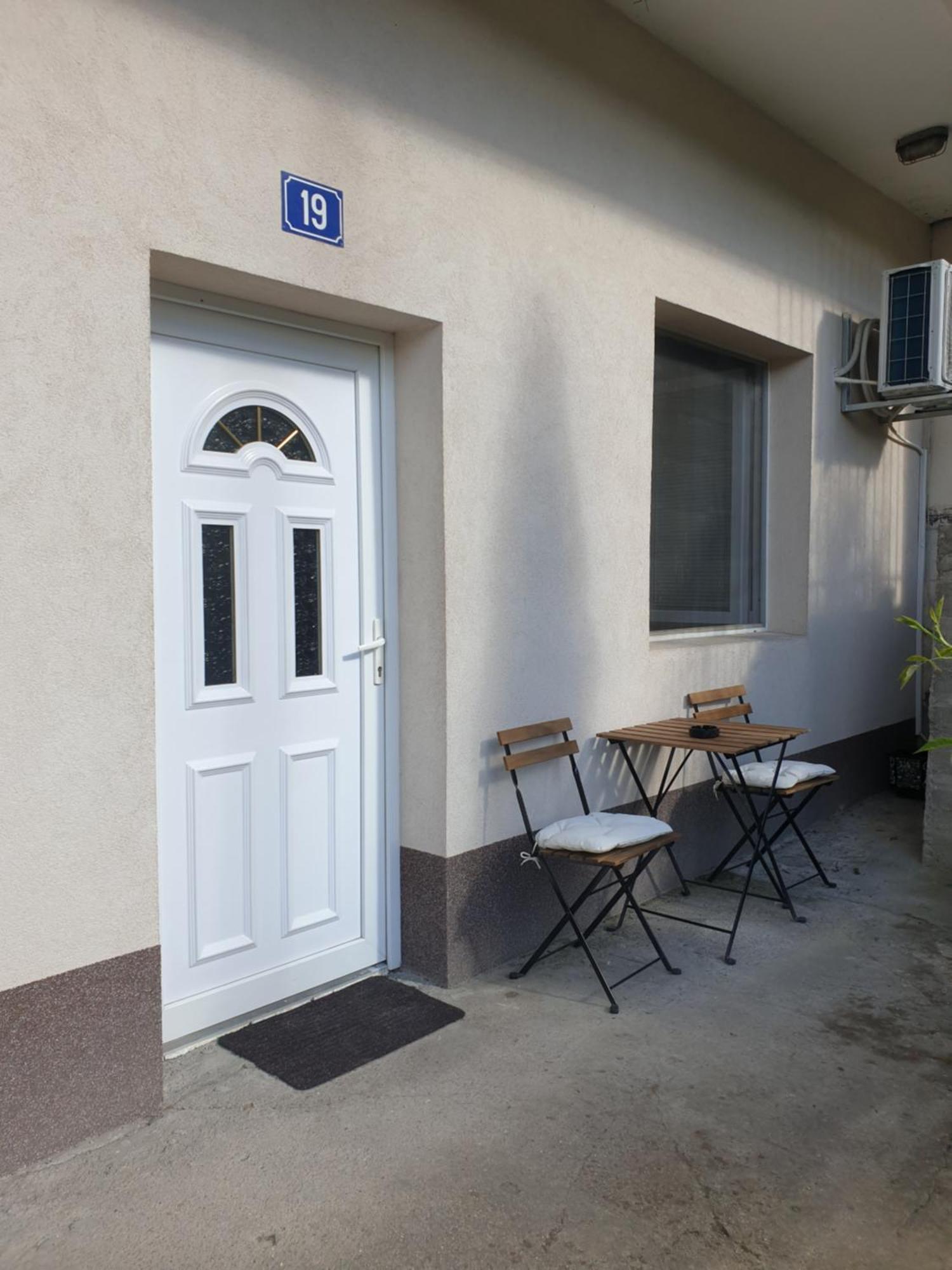 Novi Apartman 19 福查 外观 照片